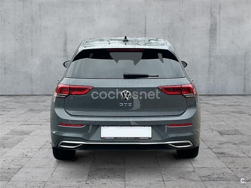 Usado VW Golf VIII GTE 245 CV (180 kW) 2023 Gris / plata Berlina