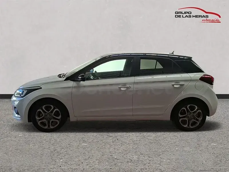 Usado Hyundai i20 100 CV (73 kW) 2020 Blanco Utilitario