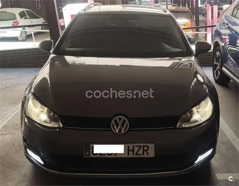 Używany VW Golf VII Advance 105 KM (77 kW) 2014 Beżowy Kombi