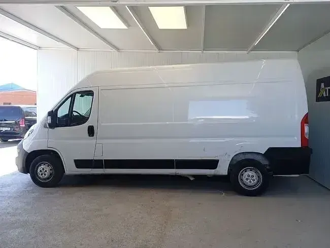 Usado Peugeot Boxer 140 CV (102 kW) 2022 Blanco Van