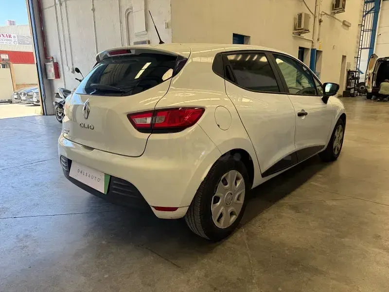 Usado Renault Clio IV Business 90 CV (66 kW) 2019 Blanco Berlina