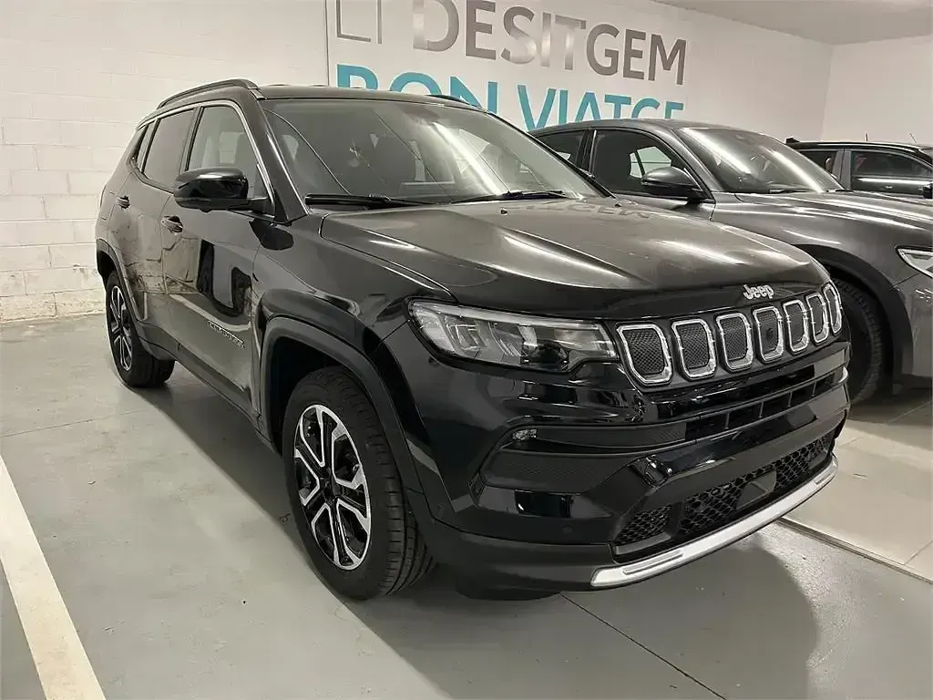 Usado Jeep Compass Limited 131 CV (96 kW) 2024 Negro SUV