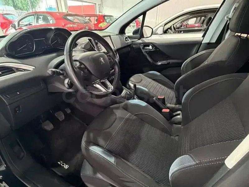 Usado Peugeot 208 Allure 82 CV (60 kW) 2014 Azul Utilitario