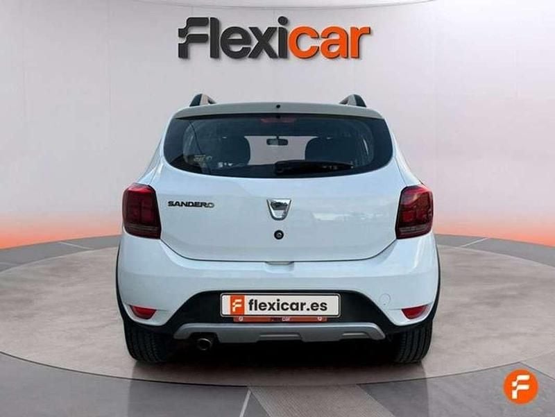 Usado Dacia Sandero Stepway 90 CV (66 kW) 2017 Blanco Berlina