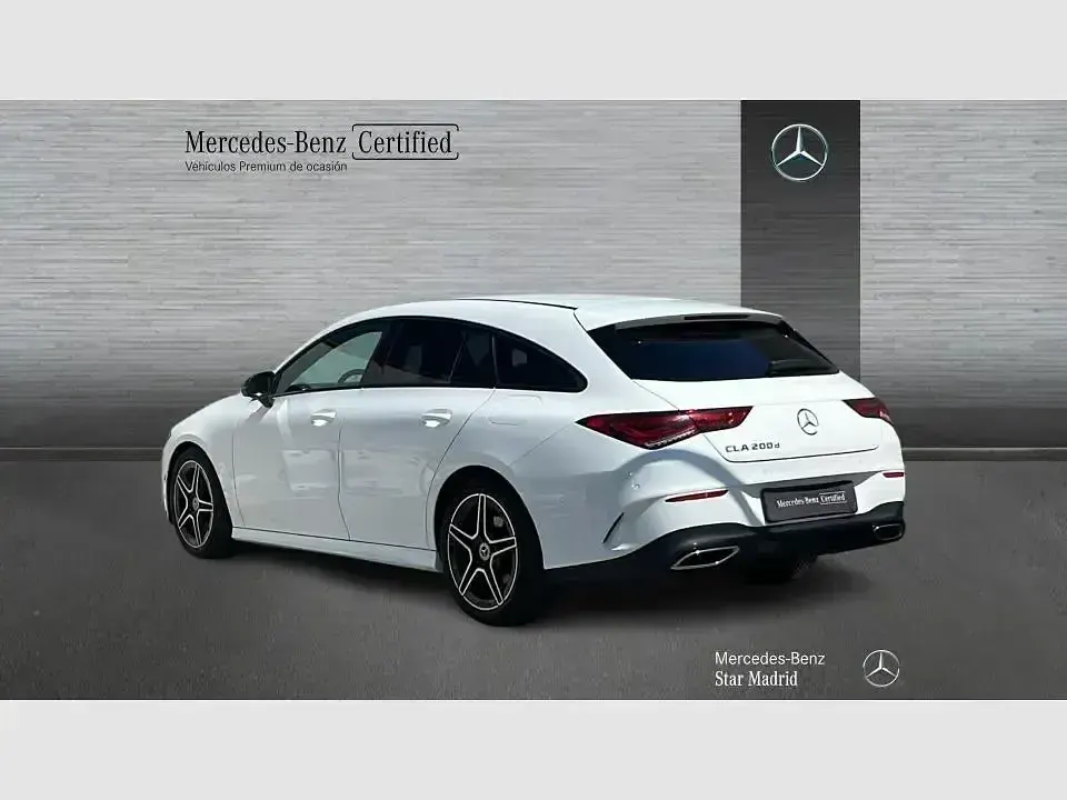 Usado Mercedes CLA200 Shooting Brake 150 CV (110 kW) 2022 Blanco Familiar