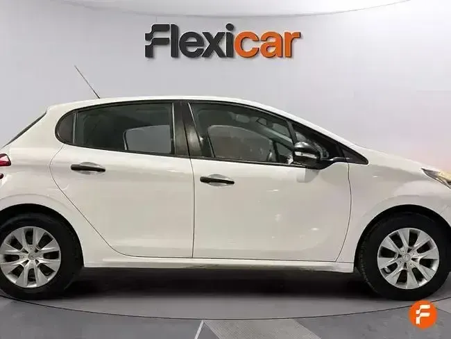 Usado Peugeot 208 Access 82 CV (60 kW) 2018 Blanco Utilitario