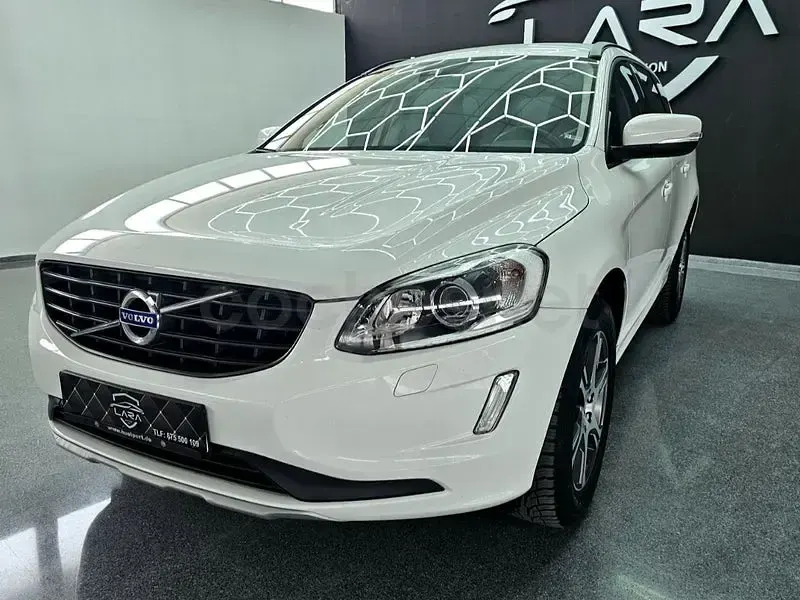 Usado Volvo XC60 Kinetic 150 CV (110 kW) 2017 Blanco SUV