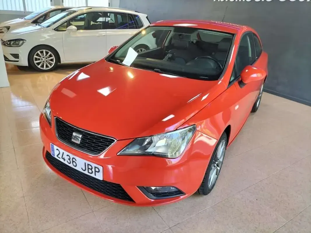 Usado Seat Ibiza SC Style 86 CV (63 kW) 2014 Rojo Utilitario