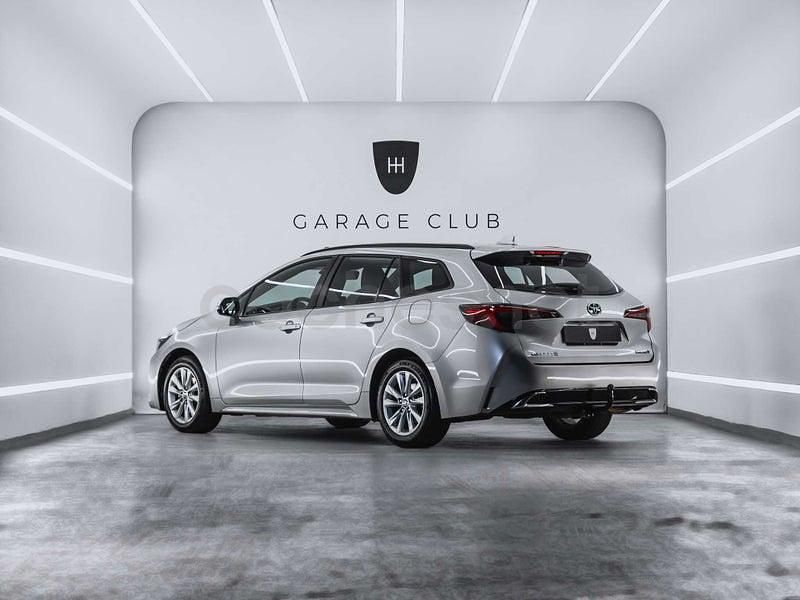 Usado Toyota Corolla Active 140 CV (102 kW) 2024 Gris / plata Familiar