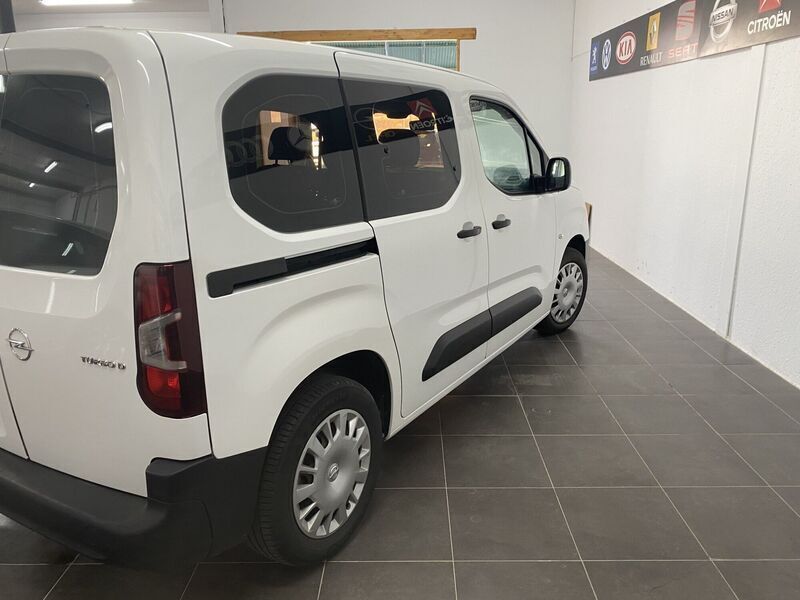 Usado Opel Combo Life Expression 100 CV (73 kW) 2019 Blanco