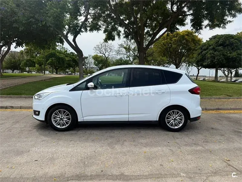 Usado Ford C-MAX Trend 120 CV (88 kW) 2016 Blanco Monovolumen