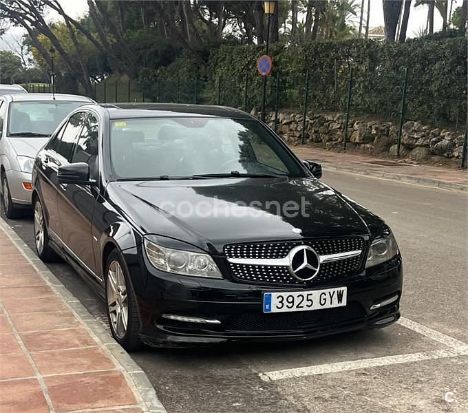 Usado Mercedes C200 Avantgarde 136 CV (100 kW) 2010 Negro Berlina