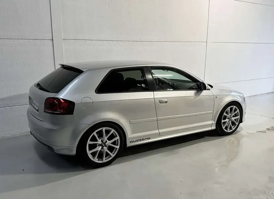 Usado Audi S2 Premium 264 CV (194 kW) 2006 Gris Berlina