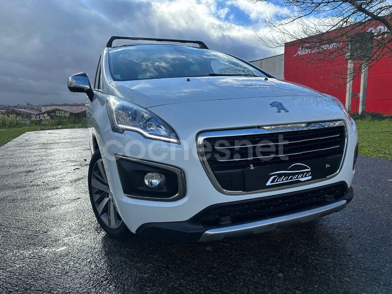 Usado Peugeot 3008 Allure 115 CV (84 kW) 2014 Blanco Berlina
