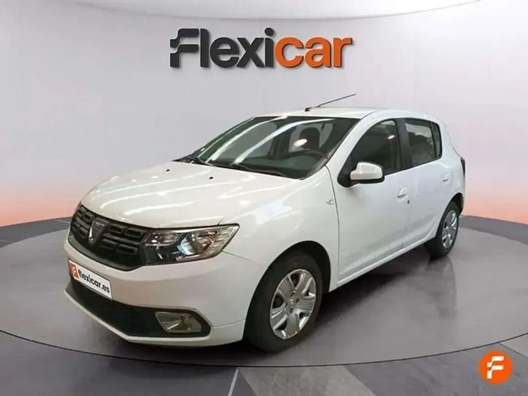 Usado Dacia Sandero Comfort 95 CV (69 kW) 2020 Blanco Utilitario