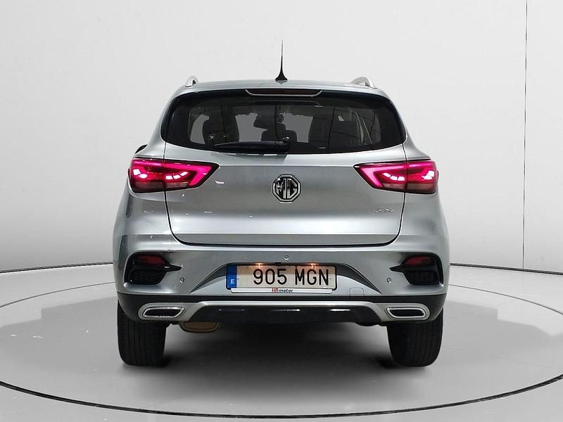 Usado MG ZS Luxury 106 HP (77 kW) 2023 Branco Sedan