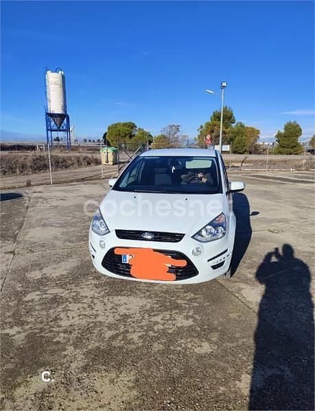 Usado Ford S-MAX Trend 140 CV (102 kW) 2015 Blanco Monovolumen