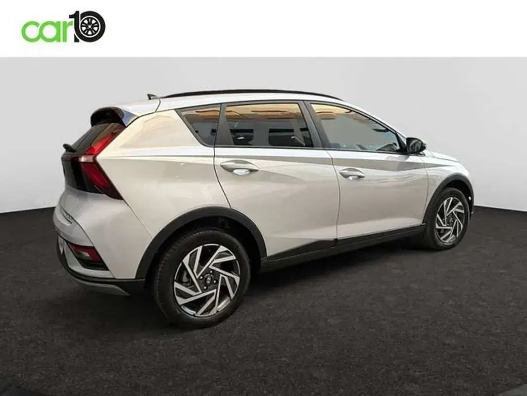 Usado Hyundai Bayon 80 CV (58 kW) 2025 Gris SUV