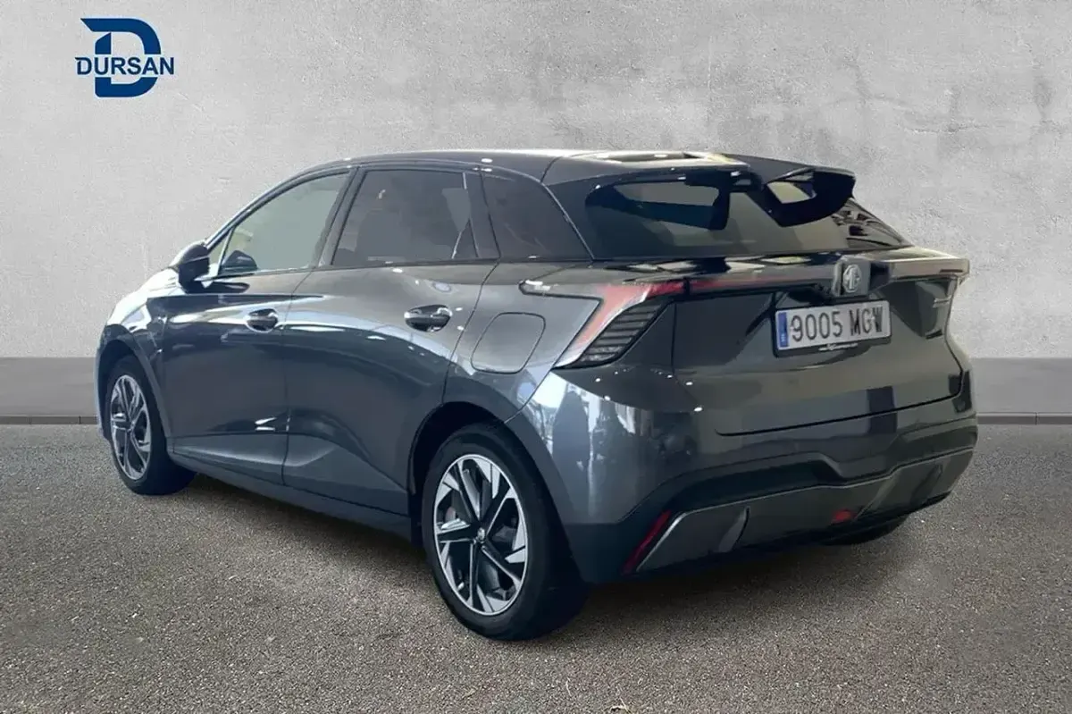 Usado MG MG4 EV Luxury 147 kW (201 CV) 2023 Gris Utilitario