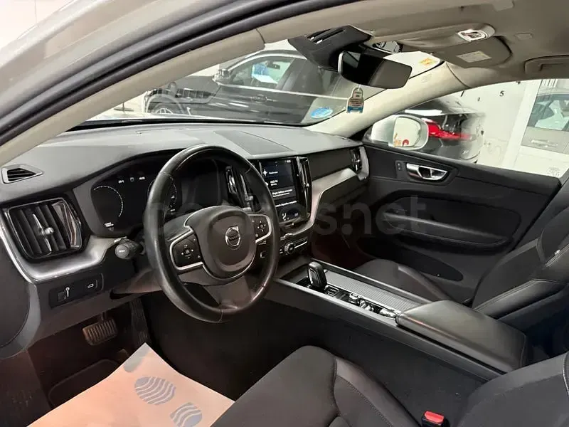 Usado Volvo XC60 Business Edition 197 CV (144 kW) 2020 Gris / plata SUV