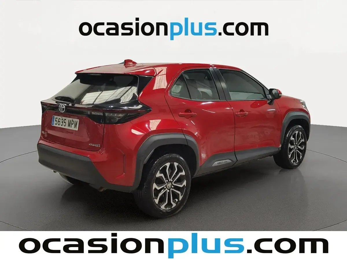 Usado Toyota Yaris Cross Active 116 CV (85 kW) 2024 Rojo SUV