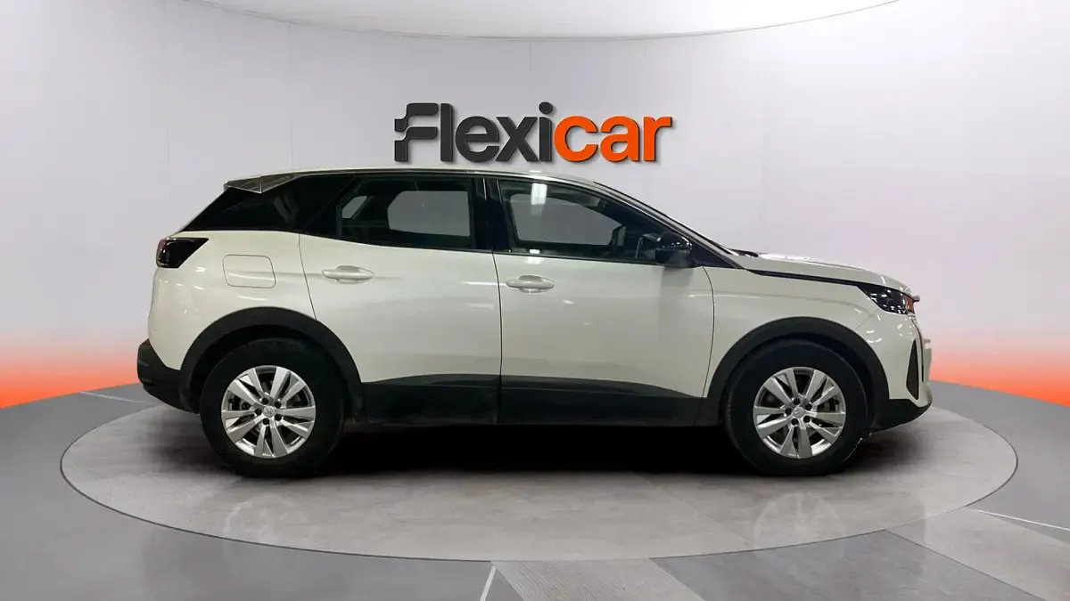 Usado Peugeot 3008 Active 131 CV (96 kW) 2023 Blanco SUV