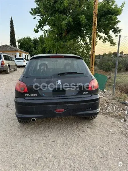 Usado Peugeot 206 75 CV (55 kW) 2006 Negro Berlina