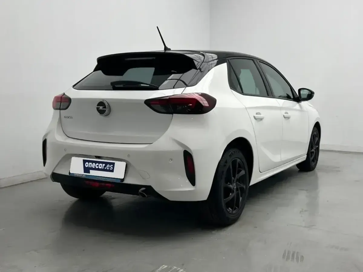 Usado Opel Corsa GS Line 100 CV (73 kW) 2022 Blanco Utilitario