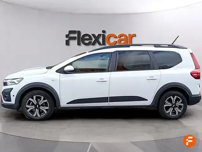 Usado Dacia Jogger Expression 100 CV (73 kW) 2023 Blanco Monovolumen