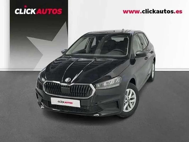 Usado Skoda Fabia Essence 95 CV (69 kW) 2025 Negro Utilitario