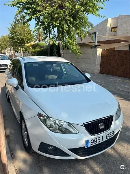 Usado Seat Ibiza ST Reference 90 CV (66 kW) 2010 Blanco Familiar