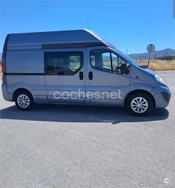 Usado Opel Vivaro 125 CV (91 kW) 2018 Gris / plata Monovolumen