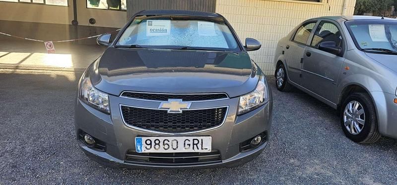 Gris Usado 2009 Chevrolet Cruze LT Utilitario | 4990 € (Un poco caro) - Imagen 1/4