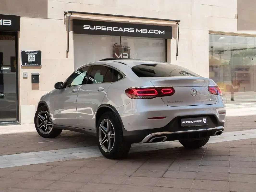 Usado Mercedes GLC220 194 CV (142 kW) 2020 Plateado SUV