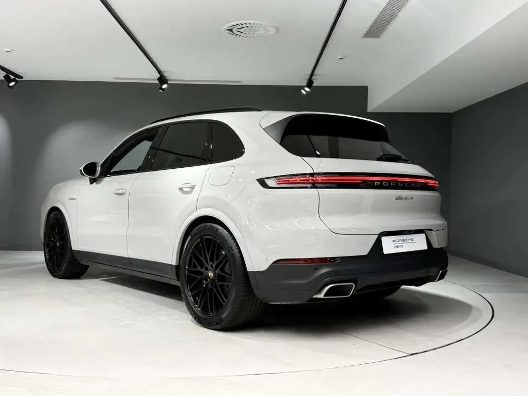 Brugt Porsche Cayenne 470 HK (345 kW) 2024 Grå SUV