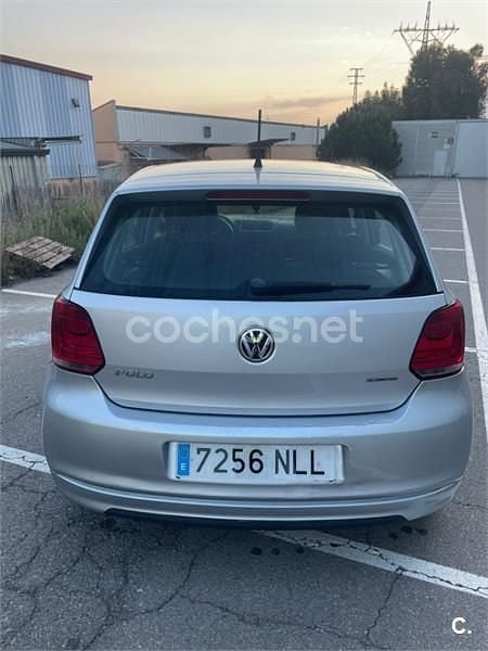 Usado VW Polo 75 HP (55 kW) 2012 Cinzento Citadino