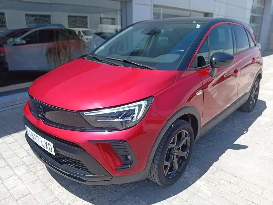 Usado Opel Crossland GS Line 110 CV (80 kW) 2022 Rojo SUV