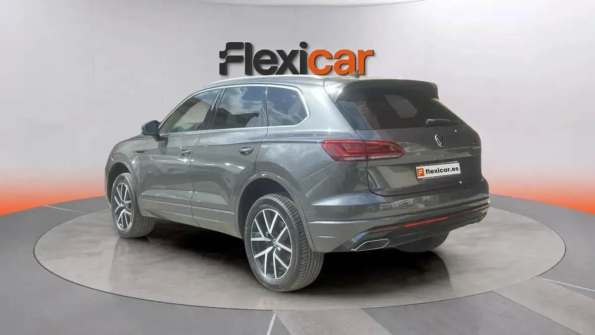 Usado VW Touareg R-line 286 CV (210 kW) 2022 Gris SUV