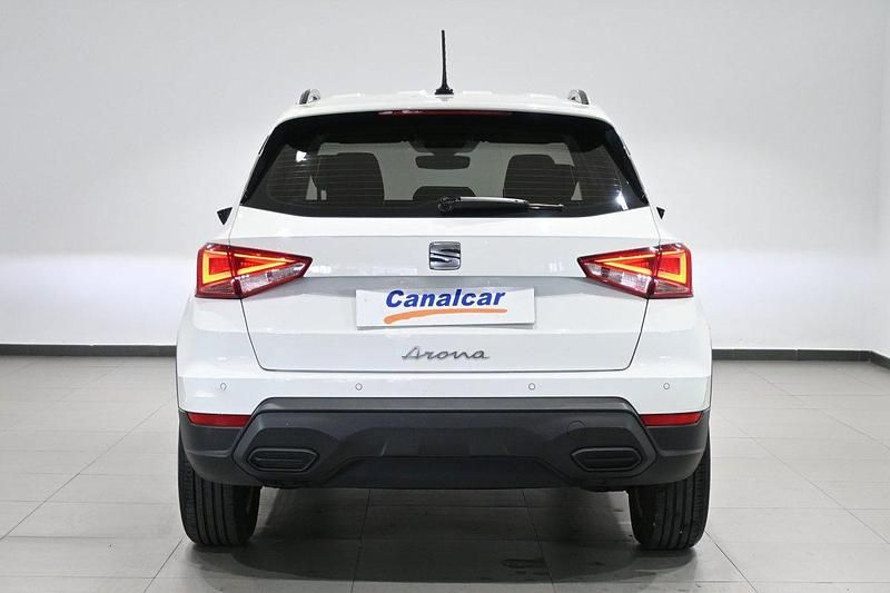 Usado Seat Arona Style 110 CV (80 kW) 2022 Blanco SUV