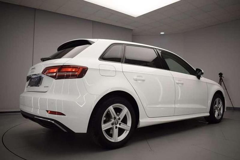 Usado Audi A3 Sportback e-tron Premium 204 CV (150 kW) 2017 Blanco Utilitario