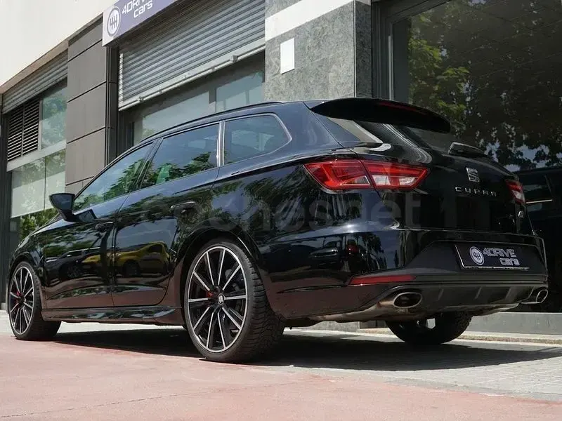 Usado Seat Leon CUPRA 300 CV (220 kW) 2017 Negro Familiar