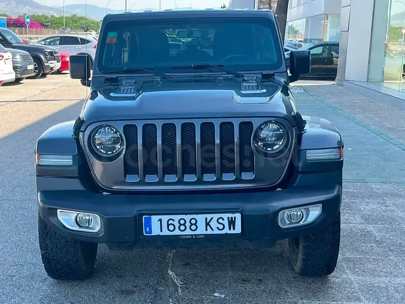 Usado Jeep Wrangler Sahara 200 CV (147 kW) 2019 Gris / plata SUV