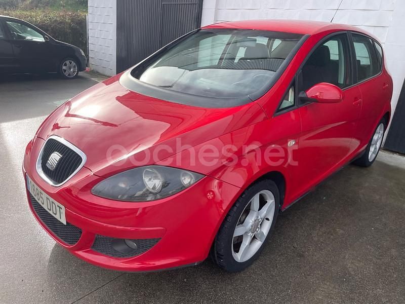 Usado Seat Altea Sport 140 CV (102 kW) 2005 Rojo Berlina