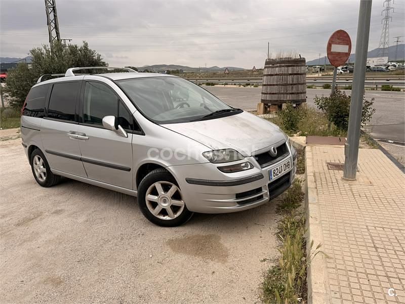 Usado Fiat Ulysse Emotion 128 CV (94 kW) 2005 Gris / plata Monovolumen