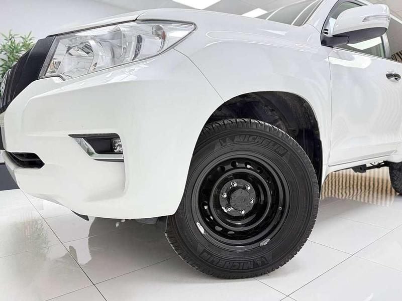 Używany Toyota Land Cruiser 177 KM (130 kW) 2019 Biały SUV