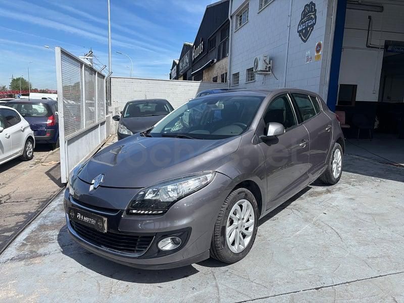 Usado Renault Mégane Dynamique 115 CV (84 kW) 2013 Beige Berlina