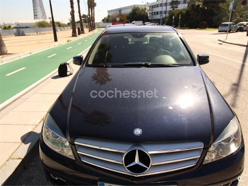 Usado Mercedes C200 Elegance 136 CV (100 kW) 2011 Negro Berlina