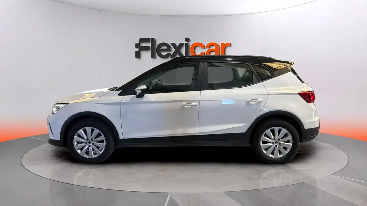 Usado Seat Arona Reference 115 CV (84 kW) 2024 Blanco SUV