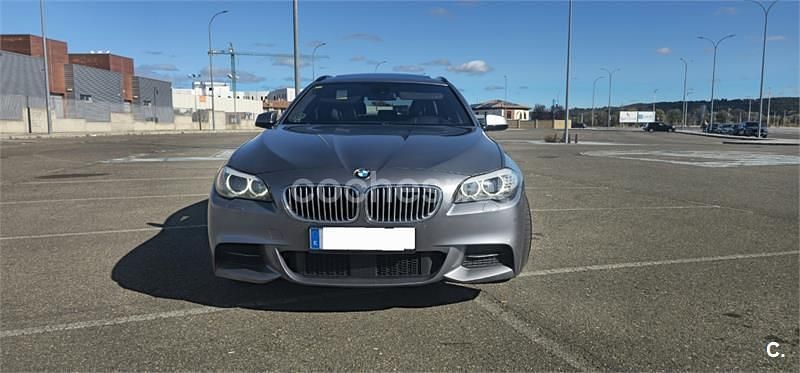 Gris / plata Usado 2012 BMW M550 Comfort Edition Berlina | 25.000 € - Imagen 1/4