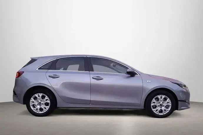 Używany Kia Ceed 120 KM (88 kW) 2024 Hatchback